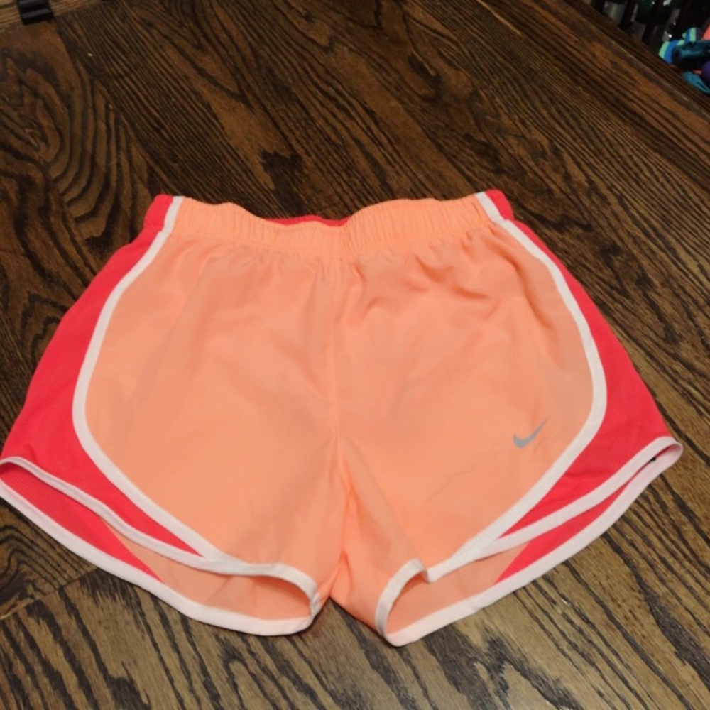 NIKE DRI-FIT WOMEN SHORTS